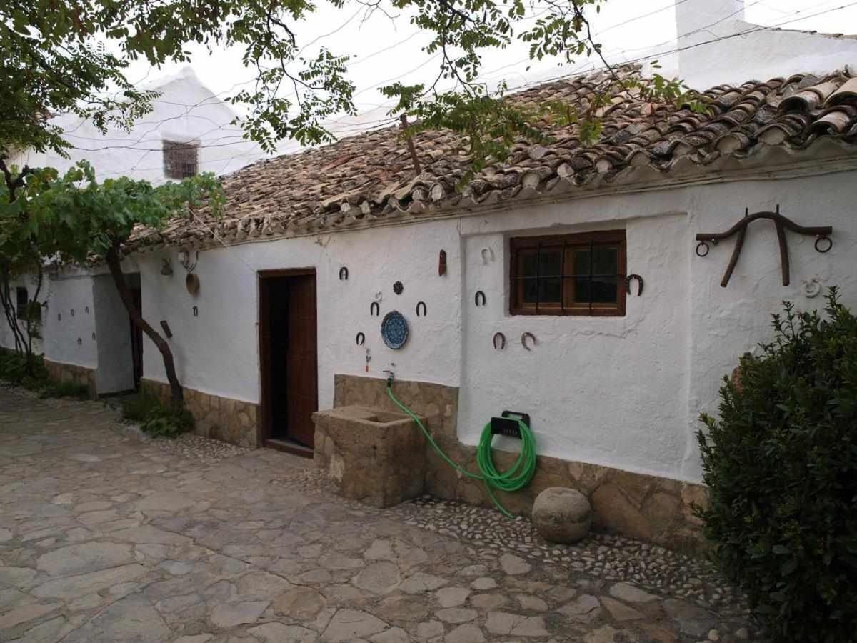Cortijo La Gineta Guest House Alcala La Real Ngoại thất bức ảnh